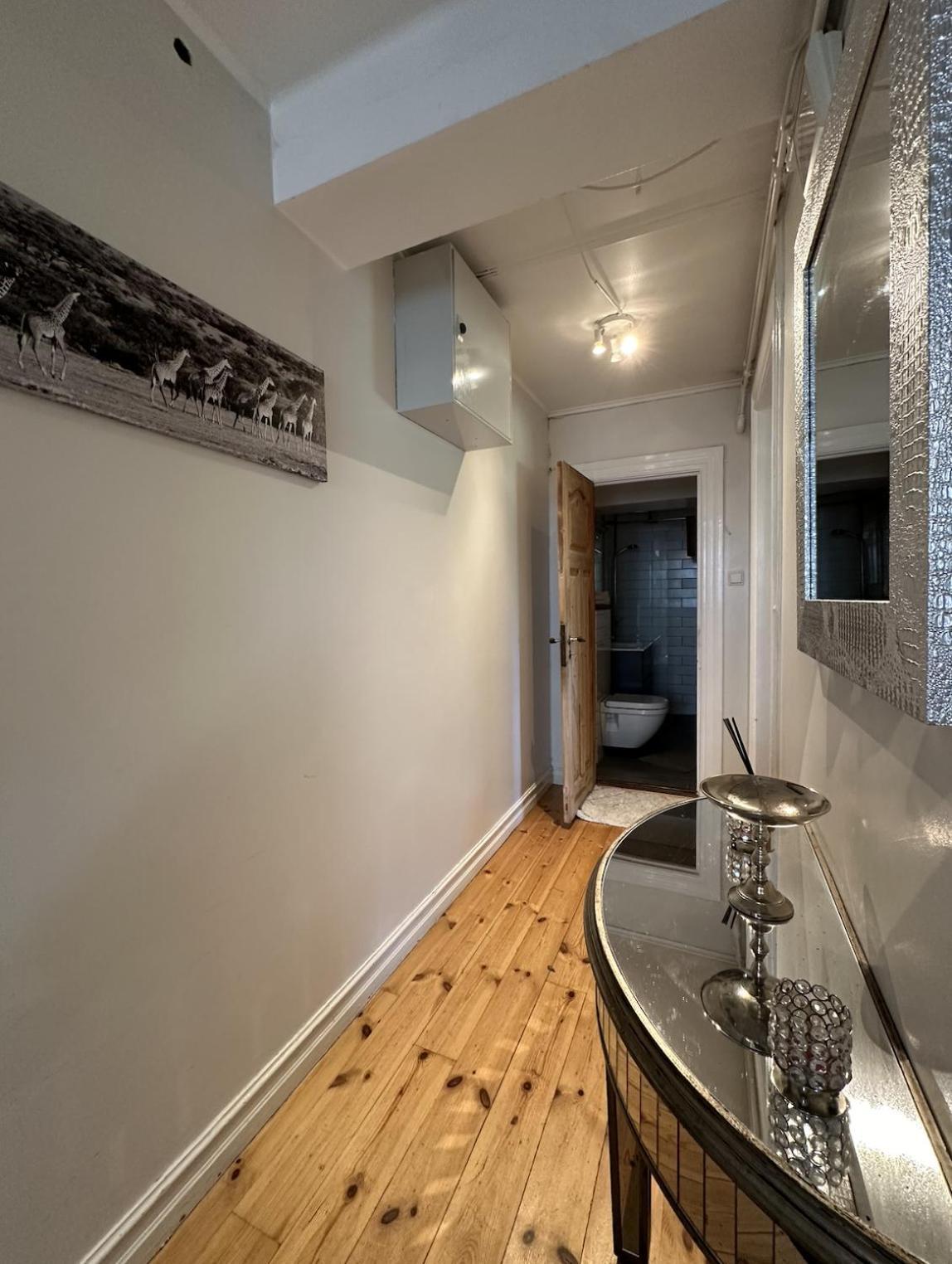 Reykjavik Urban Escape 2-Bedroom Haven With Private Entrance Buitenkant foto